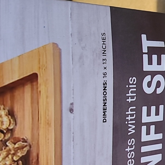 Charcuterie Board with Knifes - Picture 2 of 2